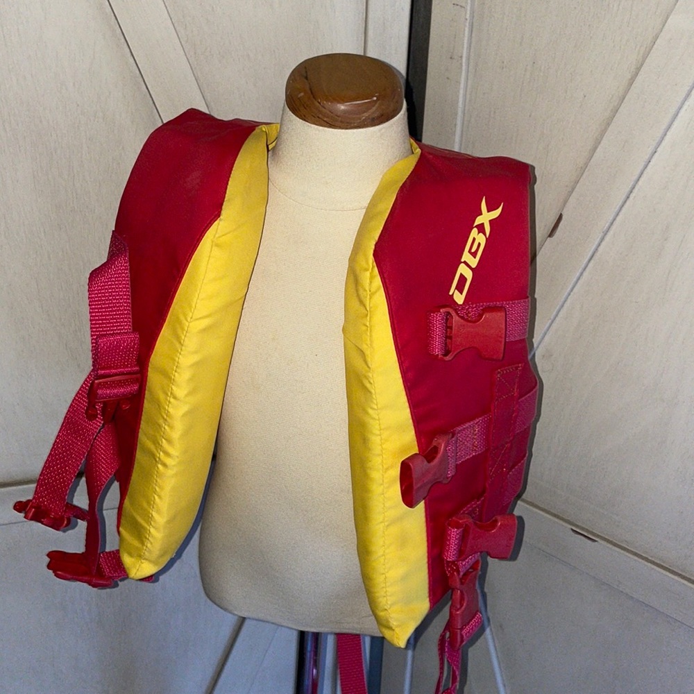 DBX red yellow child floatation aid device life vest life jacket 30-50 lbs 1693C